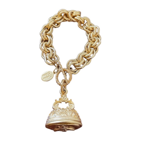 Vintage Triple-Plated Gold Hand-Cast Bee Charm Bracelet - Picture 3 of 9